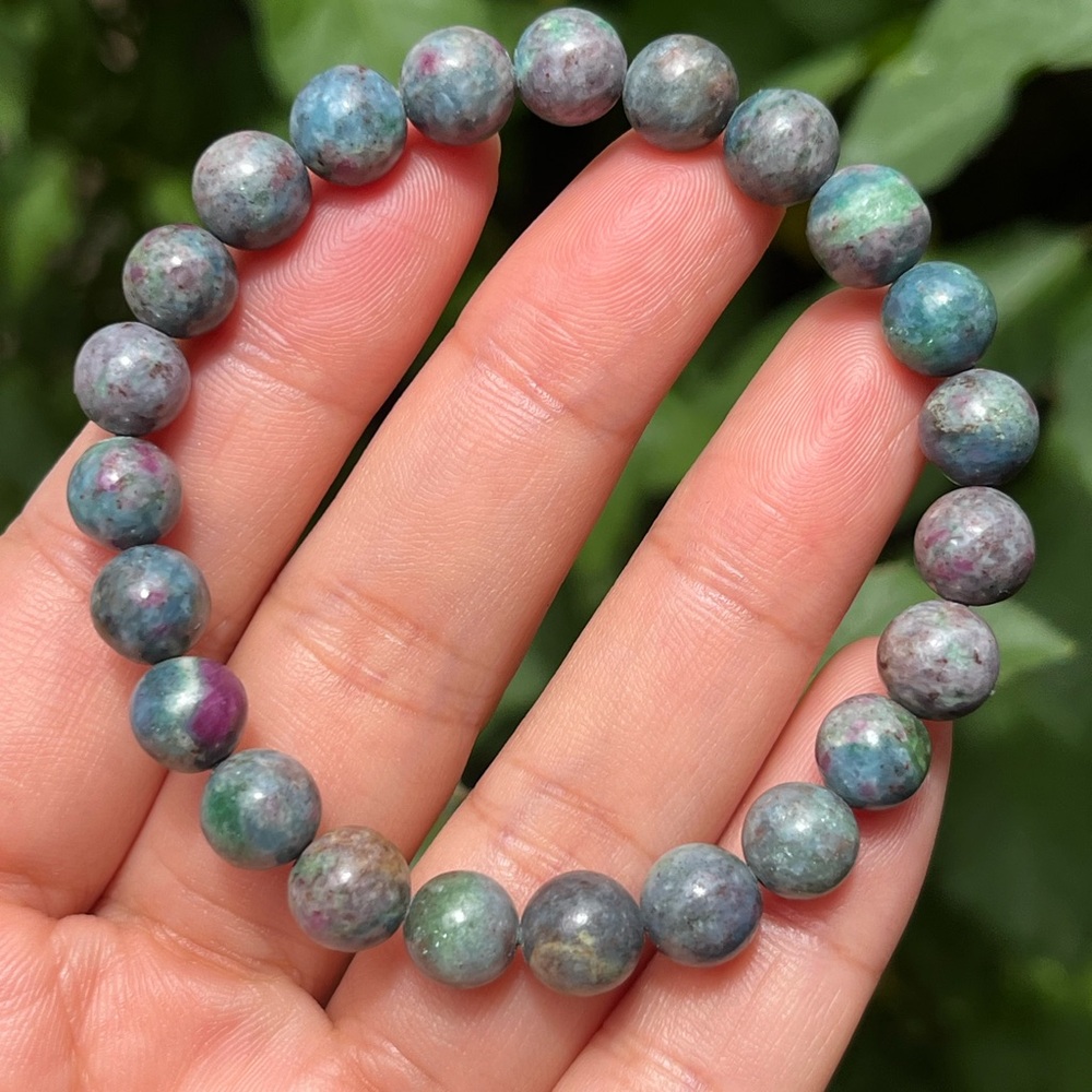 8mm stretchable‎ ruby kyanite bracelet